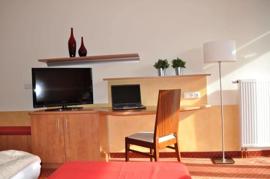 Hotel-Von-Heyden Tegernheim Extérieur photo